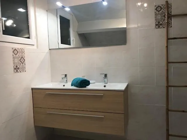 펜션 Grande Maison Avec Patio Proche Et Centre *