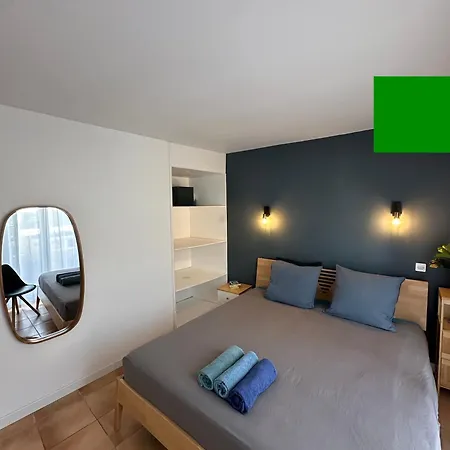 Будинок відпочинку Grande Maison Avec Patio Proche Et Centre *