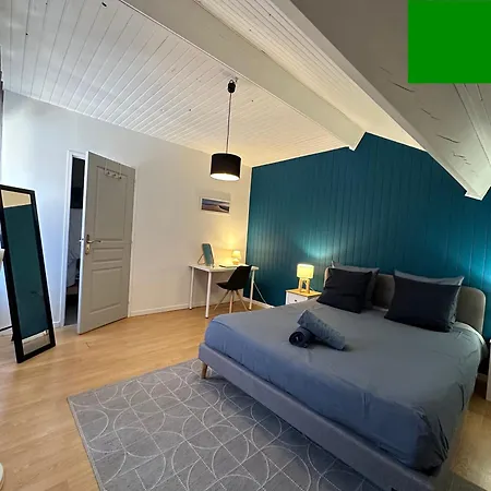 Будинок відпочинку Grande Maison Avec Patio Proche Et Centre