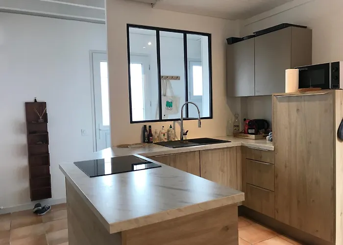 Сasa de vacaciones Grande Maison Avec Patio Proche Et Centre