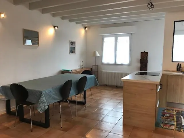 Сasa de vacaciones Grande Maison Avec Patio Proche Et Centre *